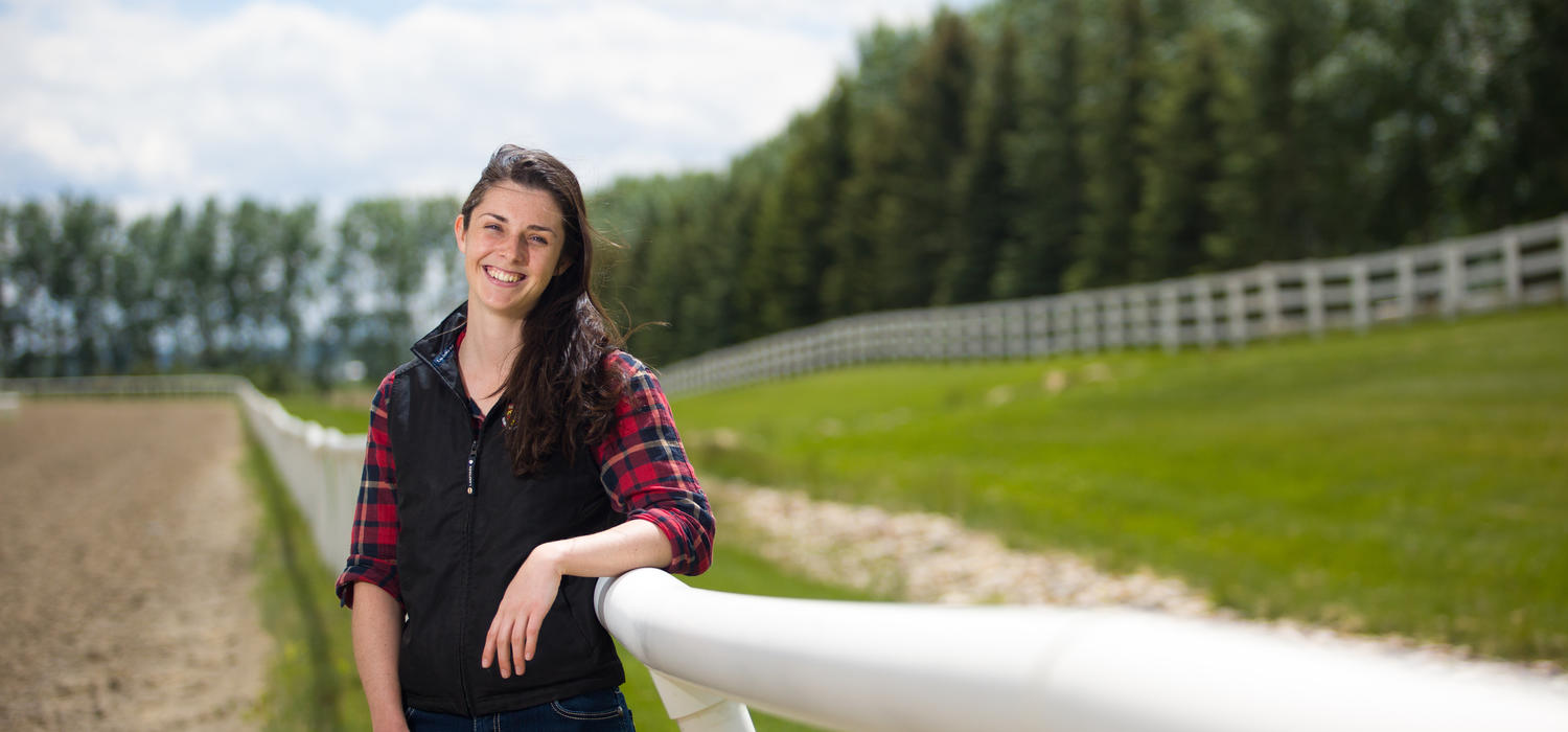 Dr. Stephanie Bond, a veterinarian and PhD candidate in the University of Calgary Faculty of Veterinary Medicine, received a prestigious award from the Grayson-Jockey Club Research Foundation in Lexington, Kentucky for her research on equine asthma. Photos by Riley Brandt, University of Calgary